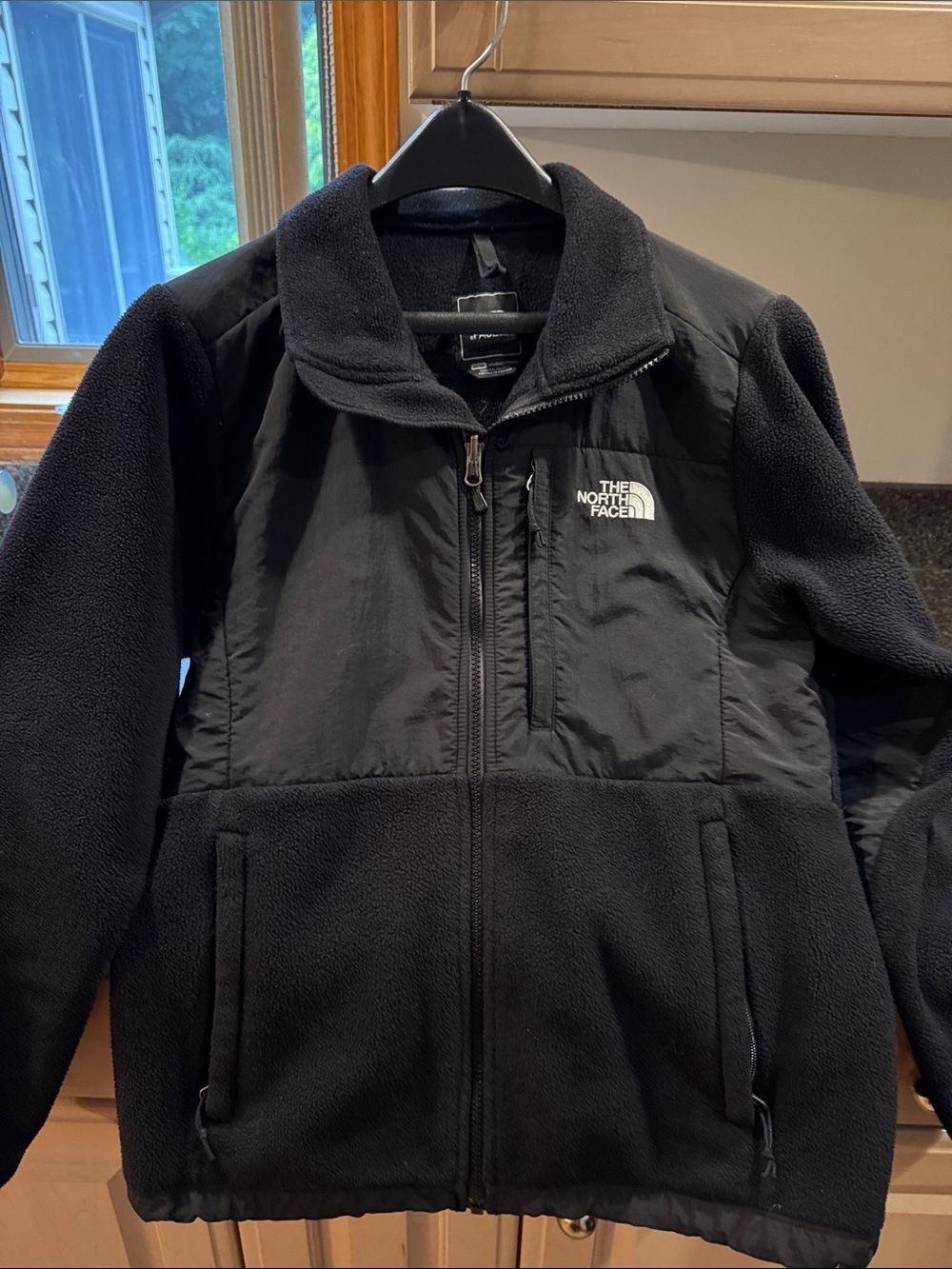 The North Face Black women’s Hybrid Fleece Jacket